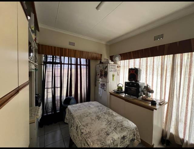 4 BEDROOM HOUSE FOR SALE IN WONDERWATER